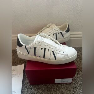 Valentino VLTN Sneakers Size 39